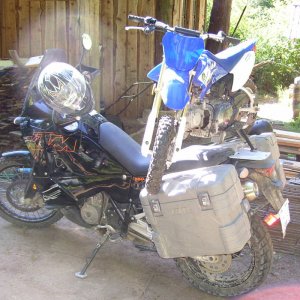 KTM 950 with auxiliary