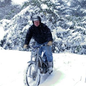 Riding_in_the_snow_Dec_14_2008_001
