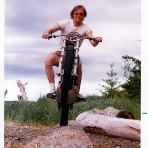 Wheely_on_a_log
