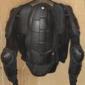 Pres suit back