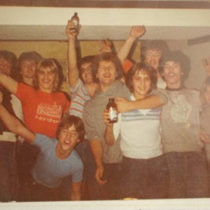 partying_in_the_80_s_011