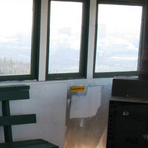 Closeup_of_Greenstone_lookout