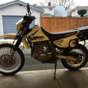 DR650_White_-_1