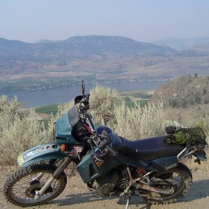 Looking_out_over_Oliver_and_the_valley