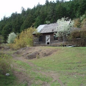 Farmhouse near Lytton